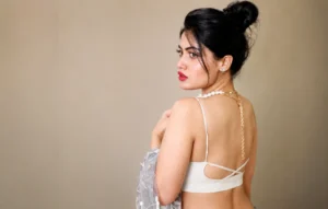 Manvi Chugh Biography in Hindi