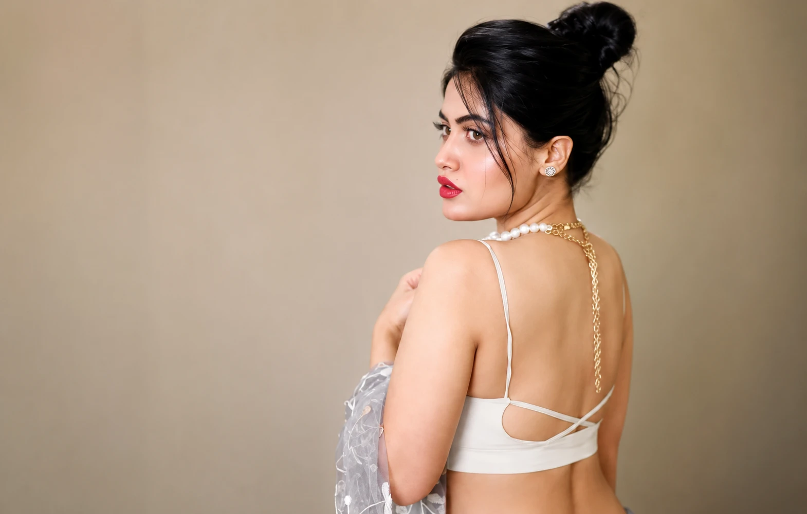 Manvi Chugh Biography in Hindi